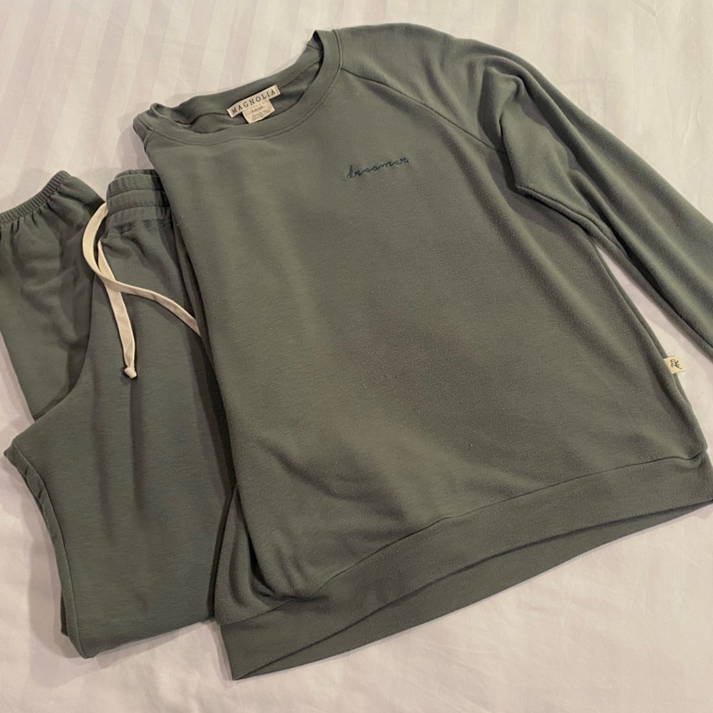 MAGNOLIA Dreamer jogger set